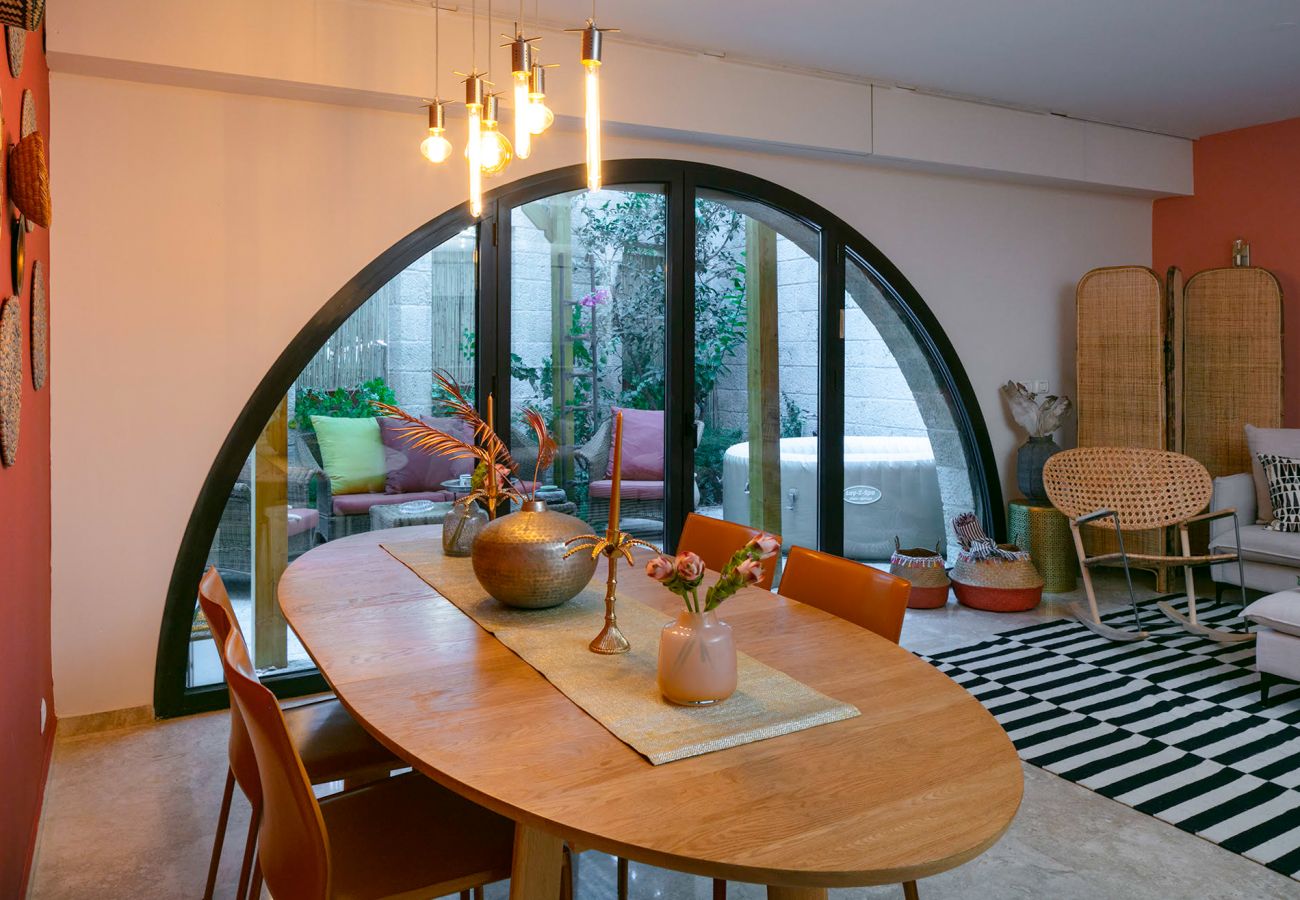 Apartment in Jerusalem - Jacuzzi & Secret Garden in David's Village by FeelHome