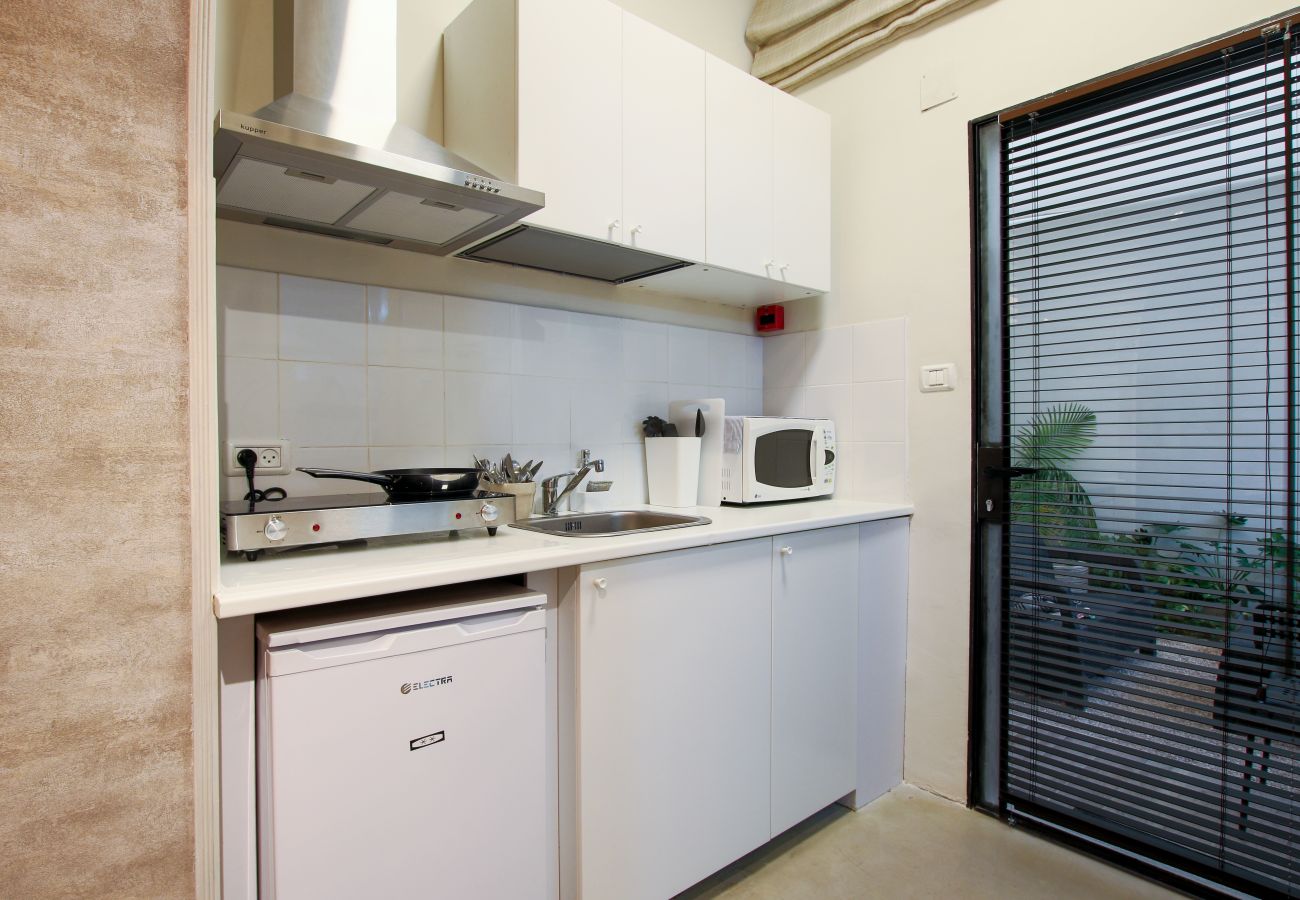Studio in Tel Aviv - Jaffa - Design Studio & Patio near Market by FeelHome