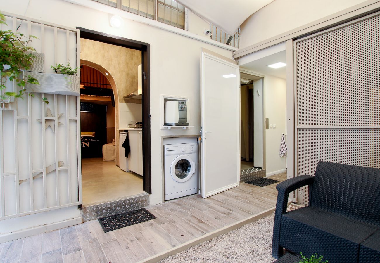 Studio in Tel Aviv - Jaffa - Design Studio & Patio near Market by FeelHome