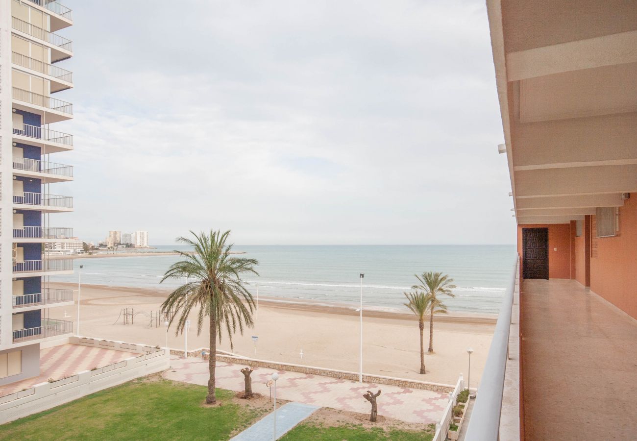 Apartment in Cullera - 2-bedroom apartment with sea views