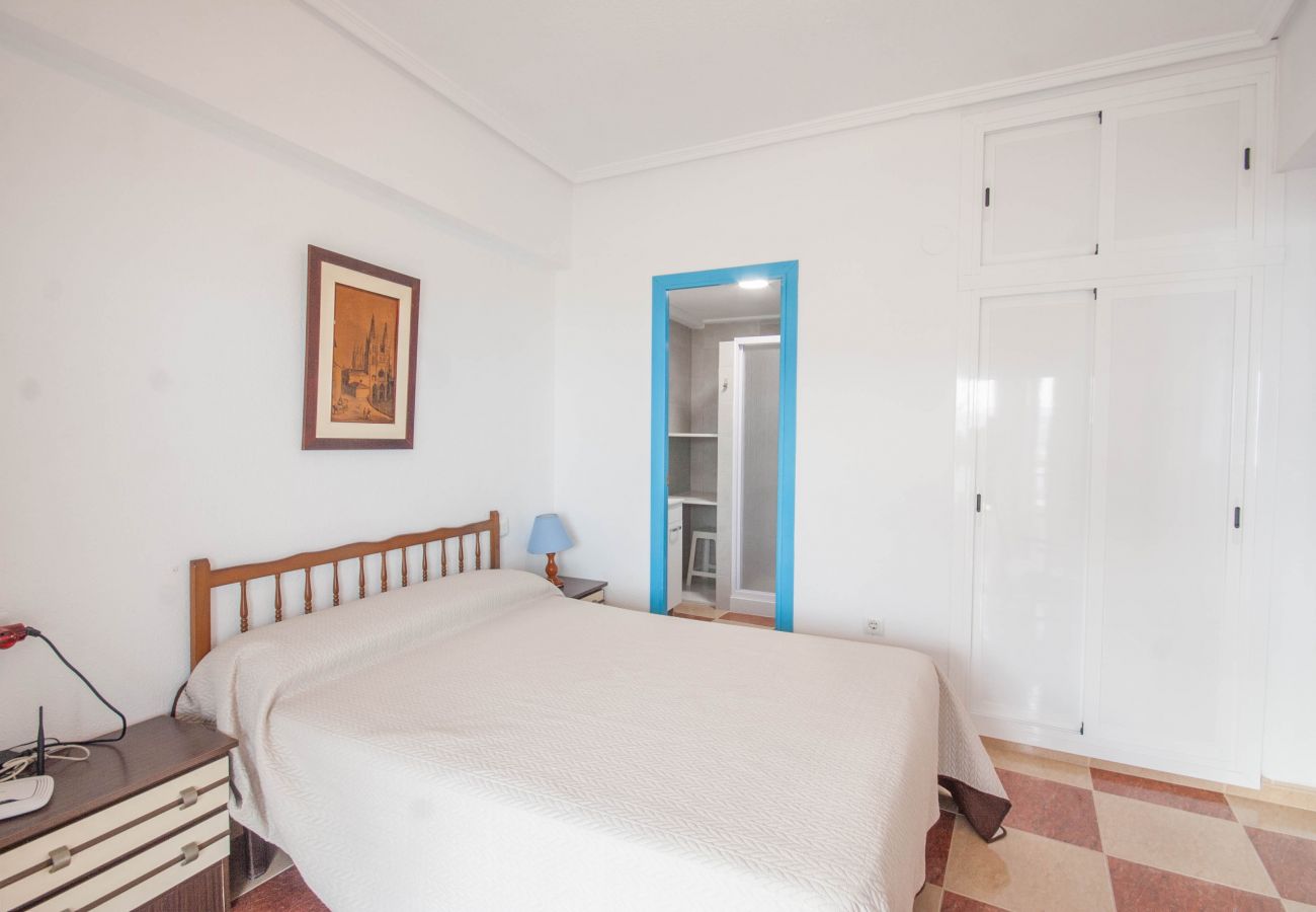 Apartment in Cullera - 2-bedroom apartment with sea views
