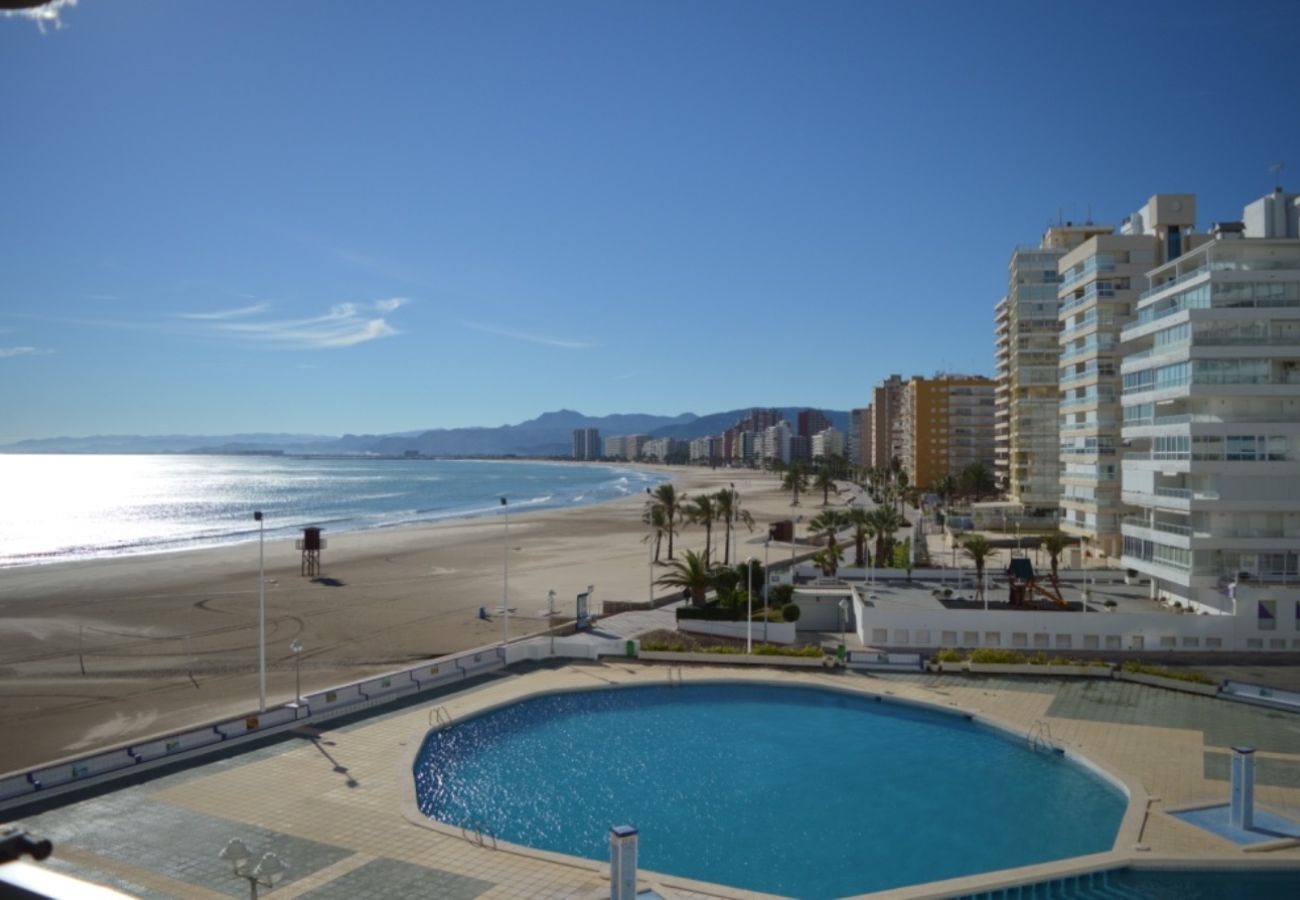 Apartment in Cullera - 2-bedroom apartment with sea views