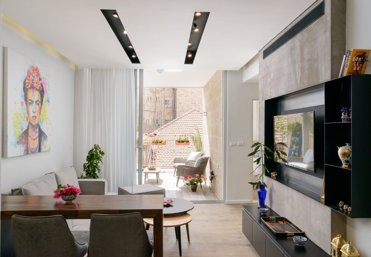 Apartment in Jerusalem - Mahane Yehuda Trendy & Modern Apartment - Private Parking & Terrace