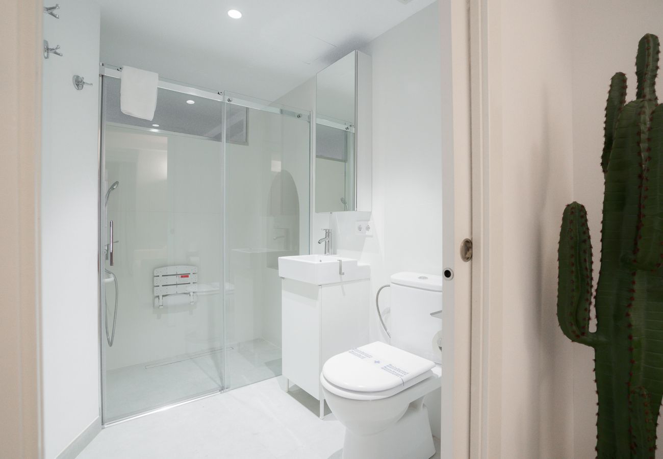 Urban Palma holiday apartment bathroom