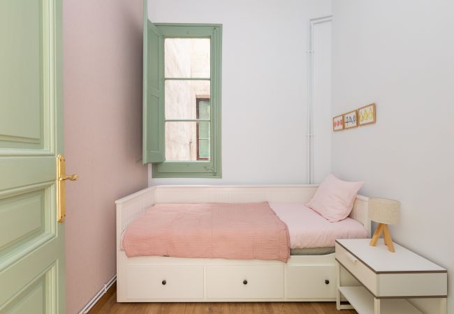 Apartment in Barcelona - MODERNIST FAMILY BARCELONA APARTMENT  Apartment in Barcelona - MODERNIST FAMILY BARCELONA APARTMENT