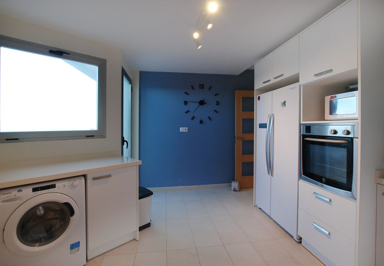 Chalet in Cullera - Villa by the sea with private pool