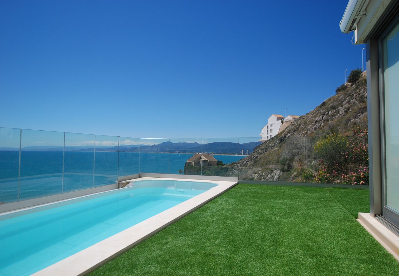 Chalet in Cullera - Villa by the sea with private pool
