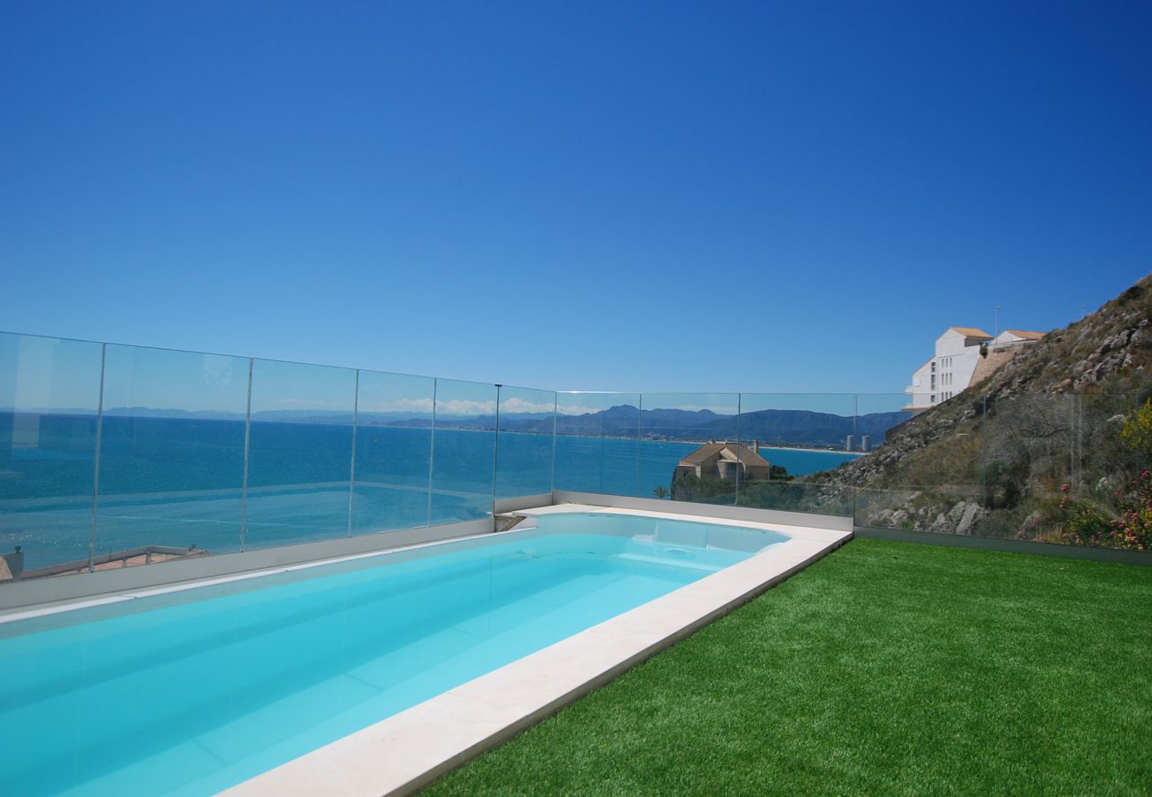 Chalet in Cullera - Villa by the sea with private pool