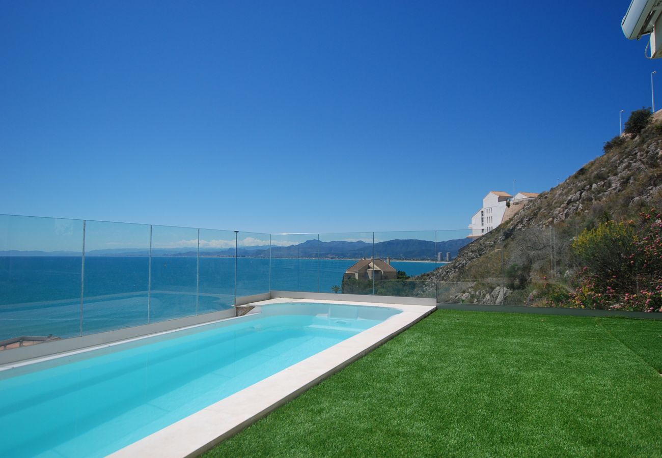 Chalet in Cullera - Villa by the sea with private pool