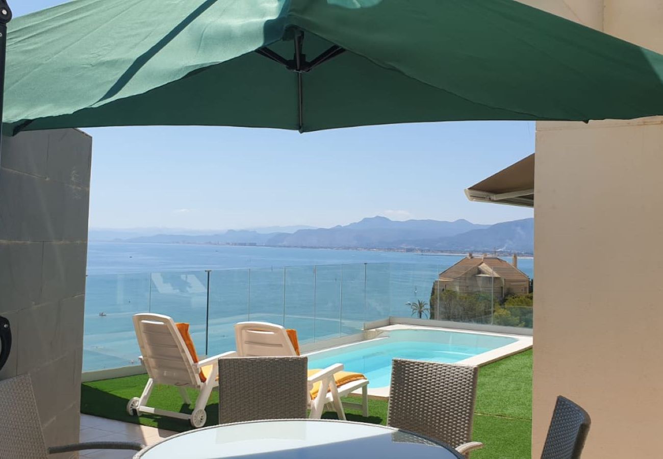 Chalet in Cullera - Villa by the sea with private pool