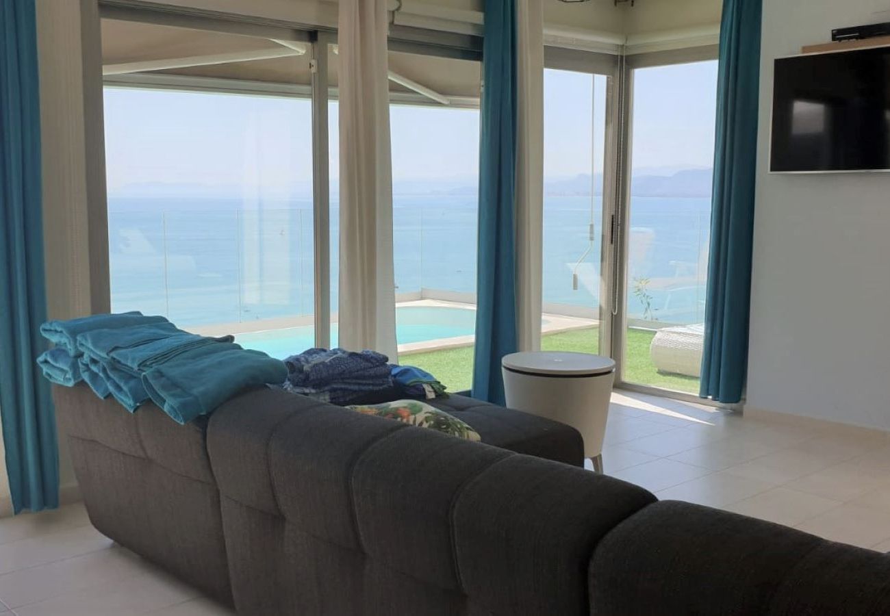 Chalet in Cullera - Villa by the sea with private pool