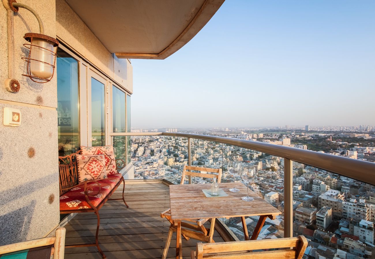 Apartment in Tel Aviv - Jaffa - 2 BR Condo Sea View Neve Tzedek