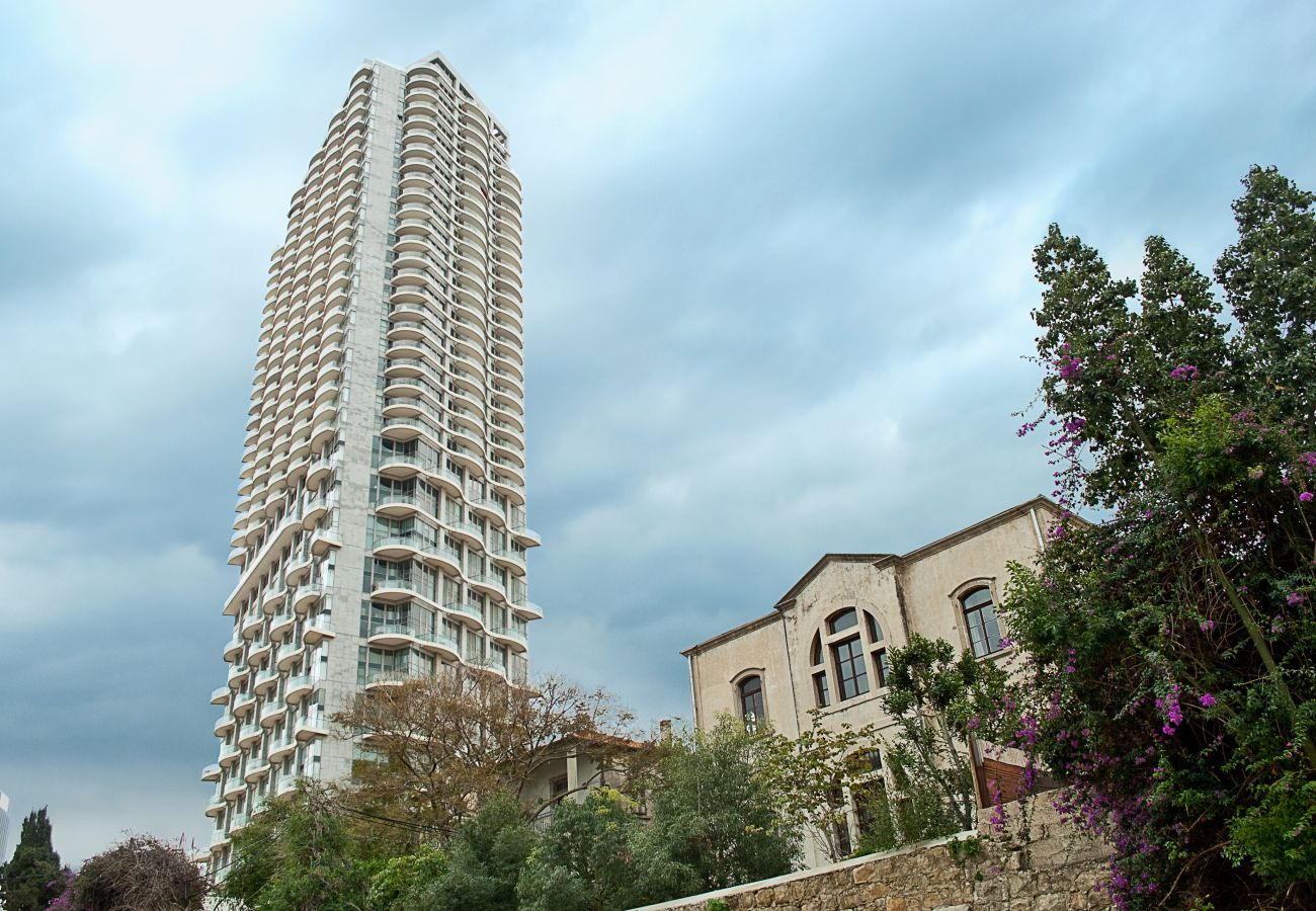 Apartment in Tel Aviv - Jaffa - Sea & City View w/ Pool, Gym, Parking!