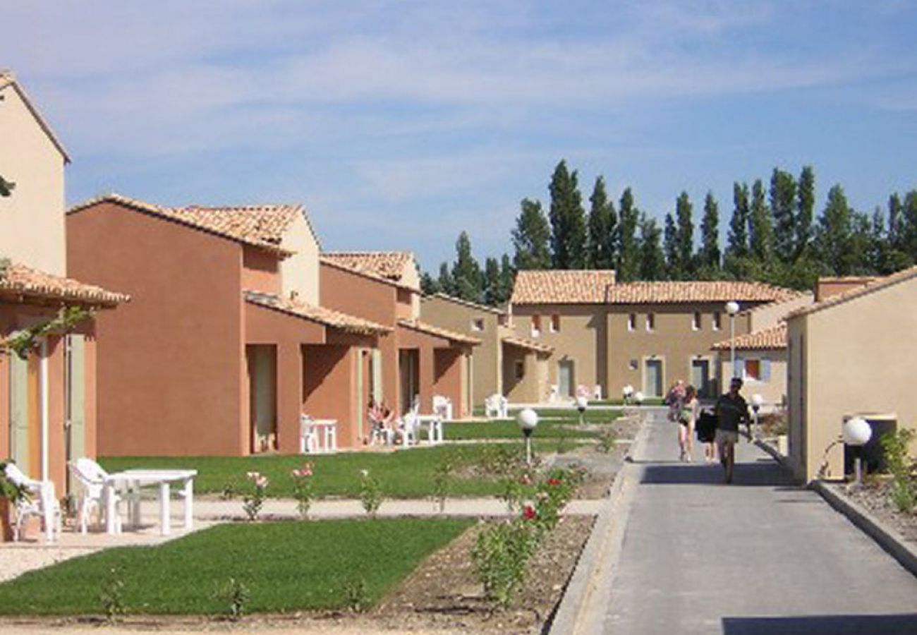 Villa in Saint-Saturnin-lès-Avignon - SAINT SATURNIN LES AVIGNON - VILLAS LES RIVES DU LAC 8 PERS