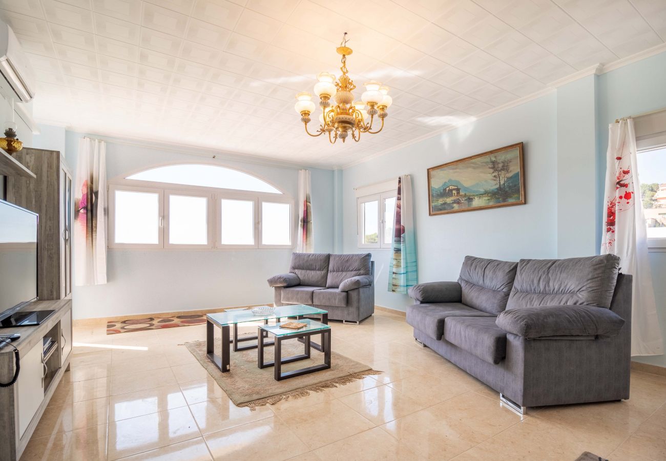 Chalet in Cullera - Beautiful and Spacious Villa with Private Pool in a very quiet Urbanization just 12 min from the beach of Cullera.