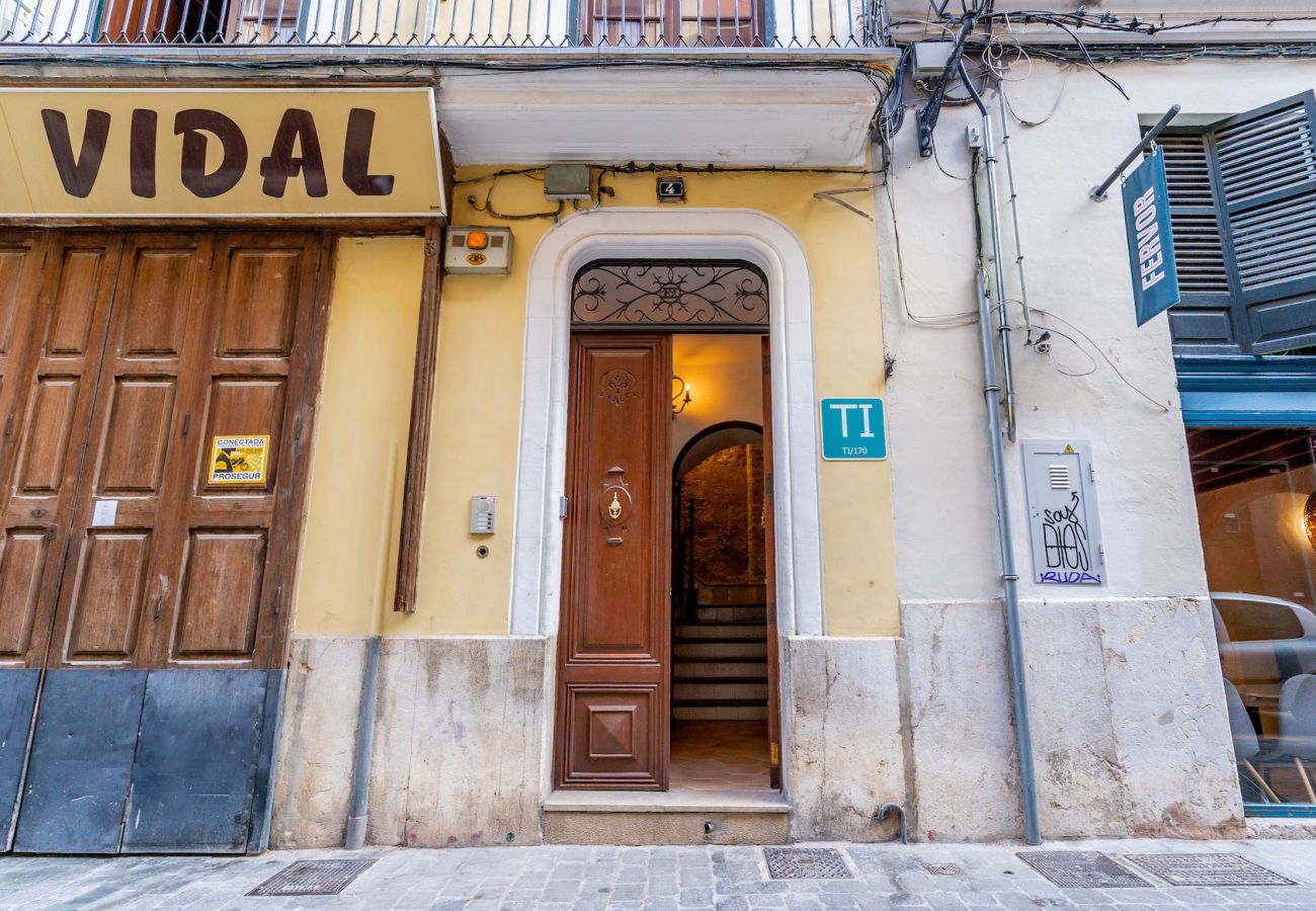 entrance and stairs apartment Holiday Palma