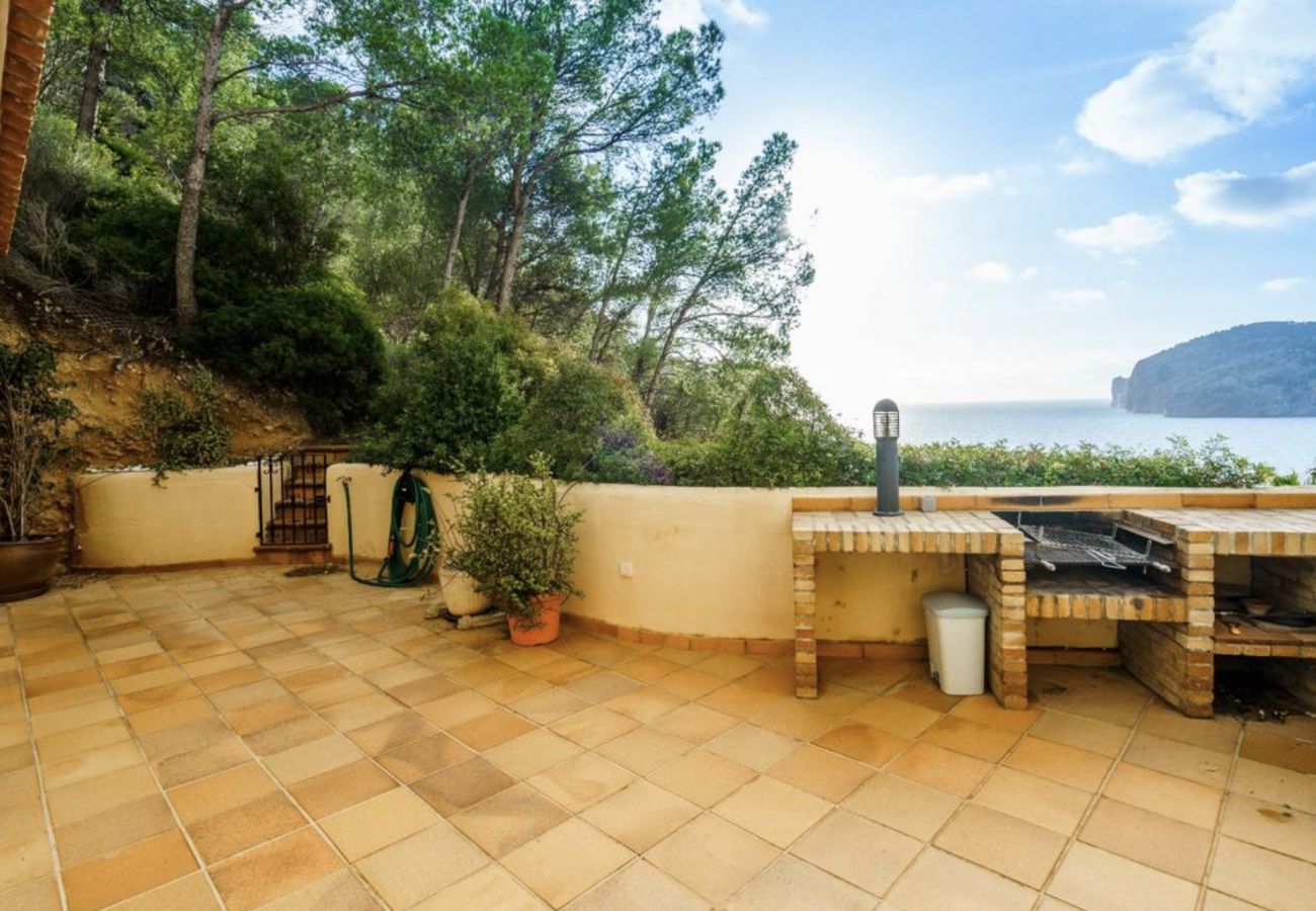 Barbecue Villa holiday rental Mallorca with pool