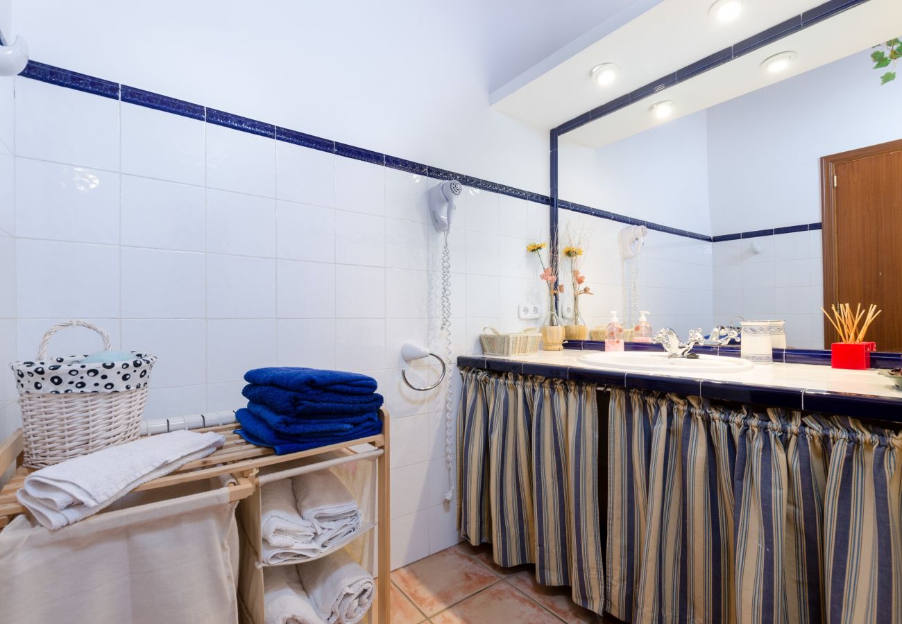 Villa in Manacor - Villa with private pool near Manacor,  Villa con piscina privada en Manacor, YourHouse Garballons