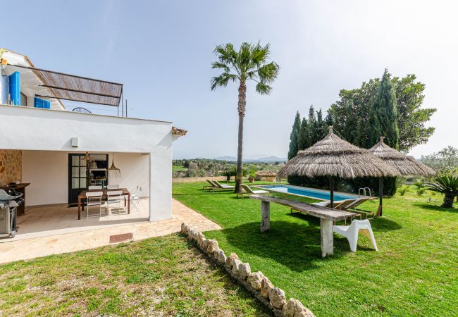 Villa in Maria de la salut - YourHouse Carrera Plana, family-friendly country house with pool and garden Villa in Maria de la salut - YourHouse Carrera Plana, family-friendly country house with pool and garden