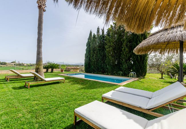 Villa in Maria de la salut - YourHouse Carrera Plana, family-friendly country house with pool and garden Villa in Maria de la salut - YourHouse Carrera Plana, family-friendly country house with pool and garden