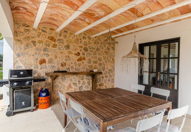 Villa in Maria de la salut - YourHouse Carrera Plana, family-friendly country house with pool and garden Villa in Maria de la salut - YourHouse Carrera Plana, family-friendly country house with pool and garden