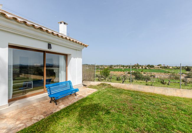 Villa in Maria de la salut - YourHouse Carrera Plana, family-friendly country house with pool and garden Villa in Maria de la salut - YourHouse Carrera Plana, family-friendly country house with pool and garden