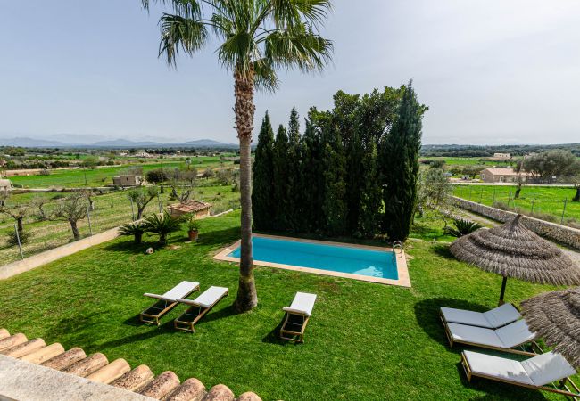 Villa in Maria de la salut - YourHouse Carrera Plana, family-friendly country house with pool and garden