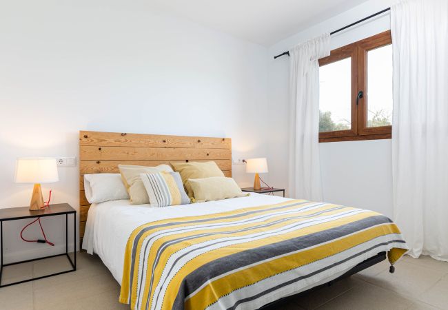 Villa in Maria de la salut - YourHouse Carrera Plana, family-friendly country house with pool and garden Villa in Maria de la salut - YourHouse Carrera Plana, family-friendly country house with pool and garden