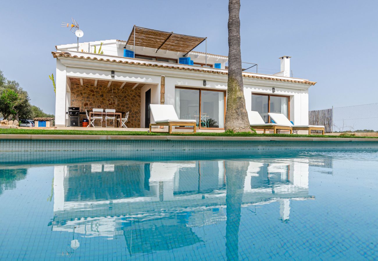 Villa in Maria de la salut - YourHouse Carrera Plana, family-friendly country house with pool and garden