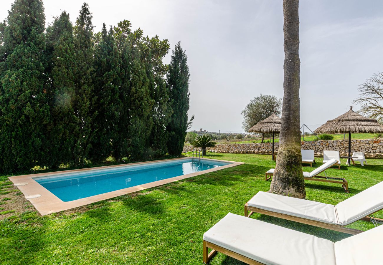 Villa in Maria de la salut - YourHouse Carrera Plana, family-friendly country house with pool and garden