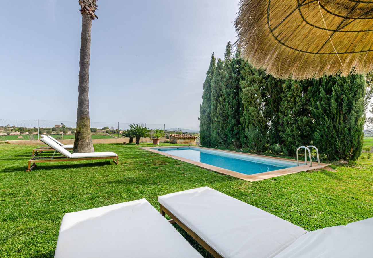 Villa in Maria de la salut - YourHouse Carrera Plana, family-friendly country house with pool and garden