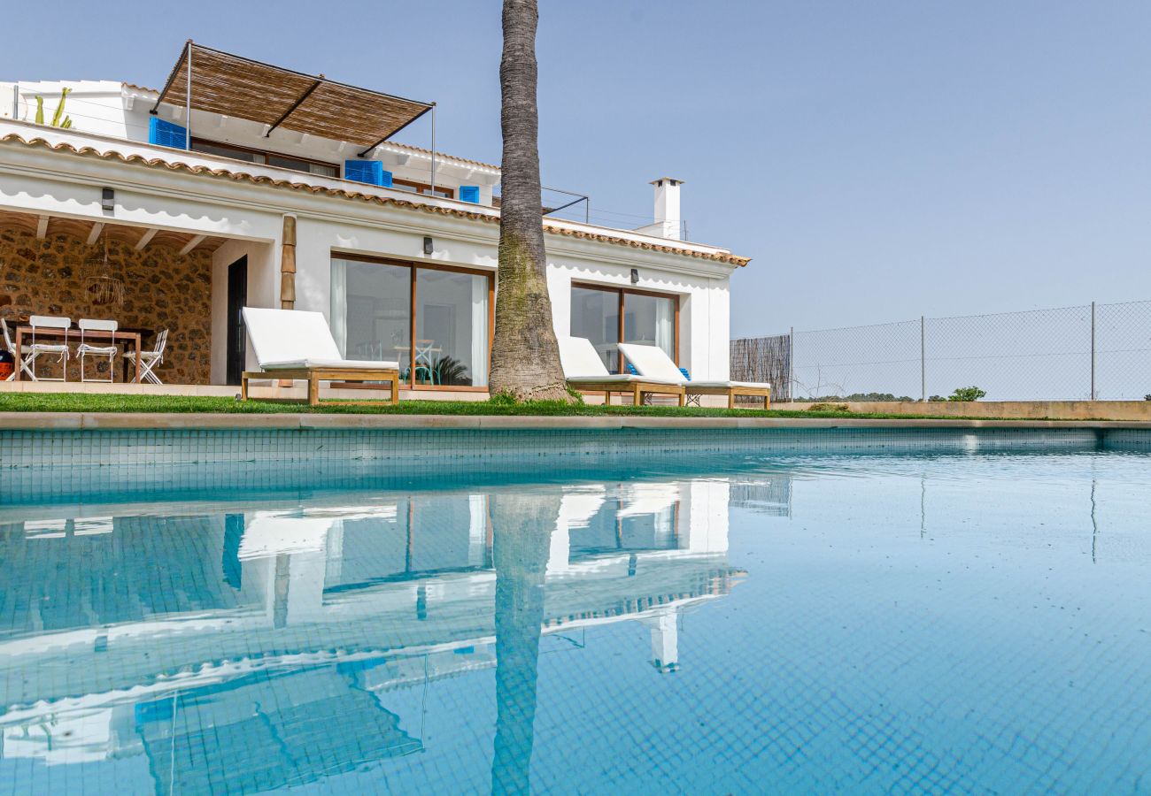 Villa in Maria de la salut - YourHouse Carrera Plana, family-friendly country house with pool and garden