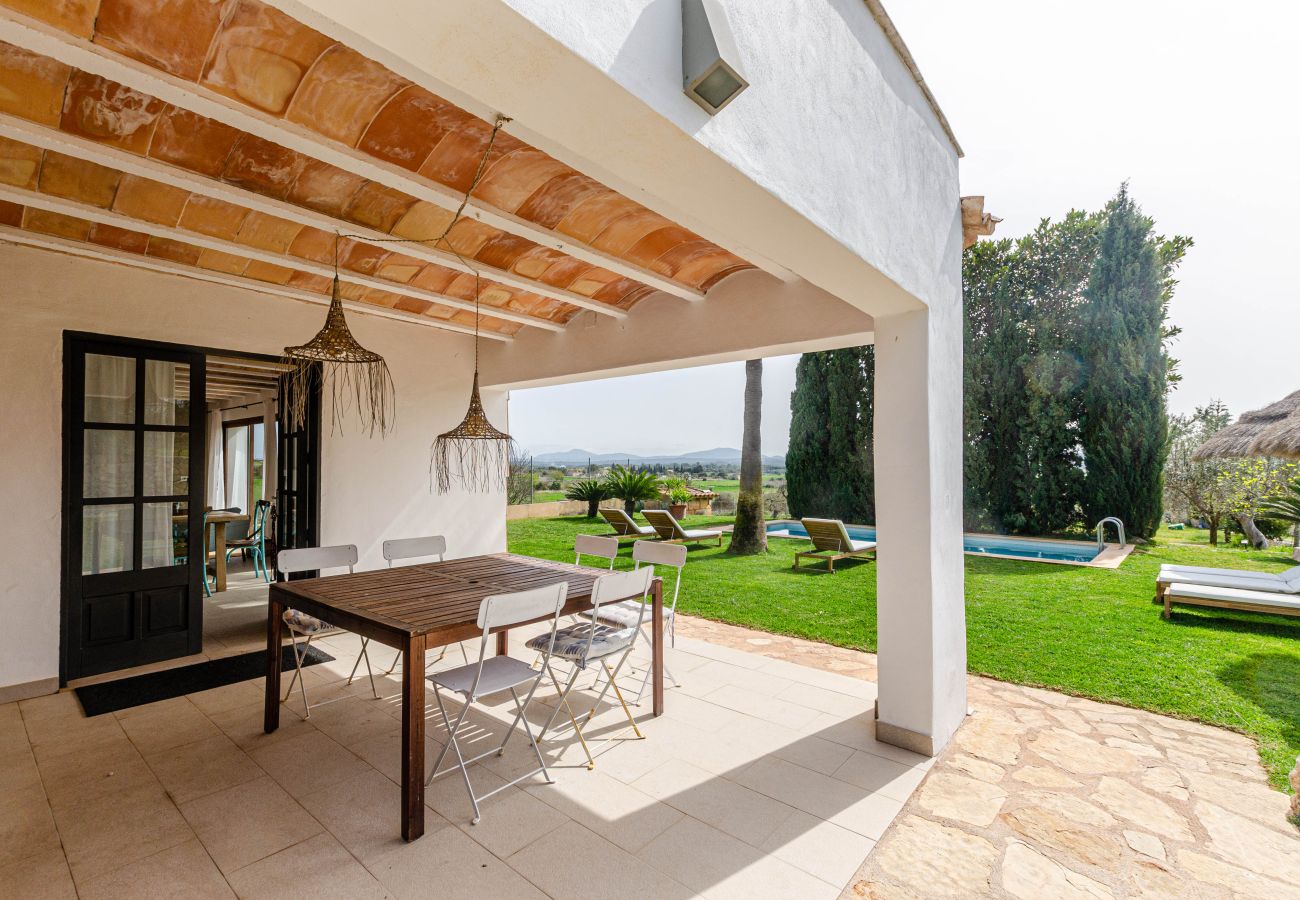 Villa in Maria de la salut - YourHouse Carrera Plana, family-friendly country house with pool and garden