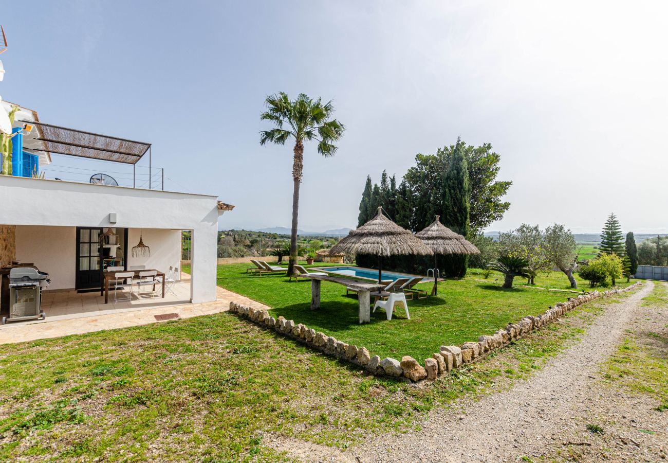 Villa in Maria de la salut - YourHouse Carrera Plana, family-friendly country house with pool and garden