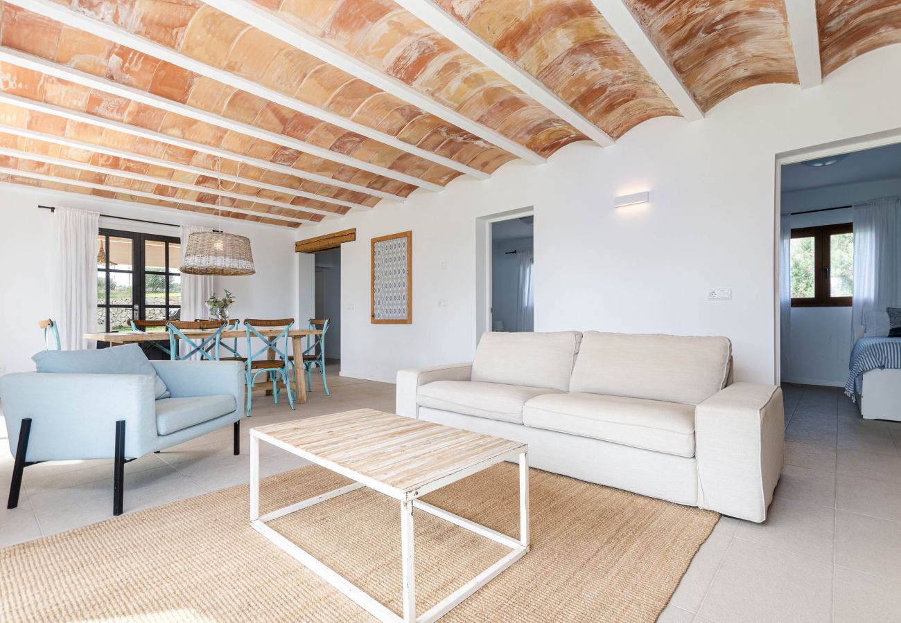 Villa in Maria de la salut - YourHouse Carrera Plana, family-friendly country house with pool and garden