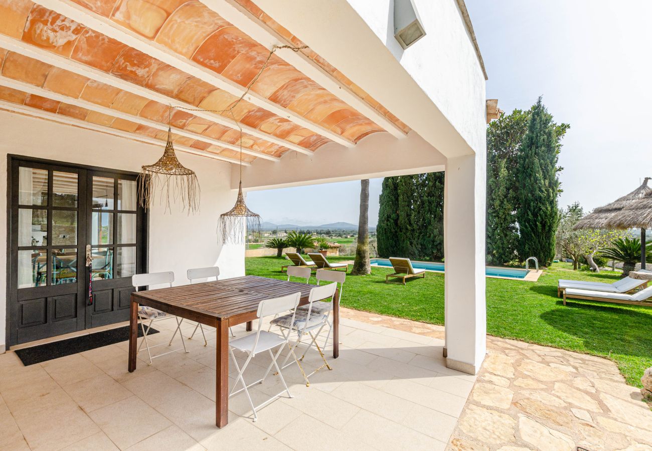 Villa in Maria de la salut - YourHouse Carrera Plana, family-friendly country house with pool and garden