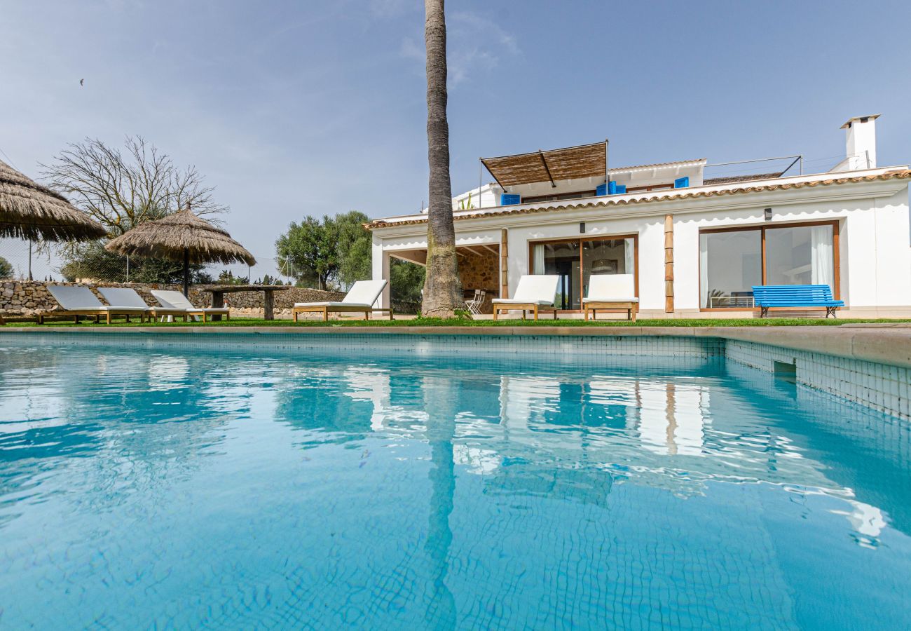 Villa in Maria de la salut - YourHouse Carrera Plana, family-friendly country house with pool and garden