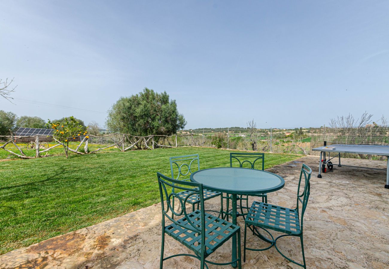 Villa in Maria de la salut - YourHouse Carrera Plana, family-friendly country house with pool and garden
