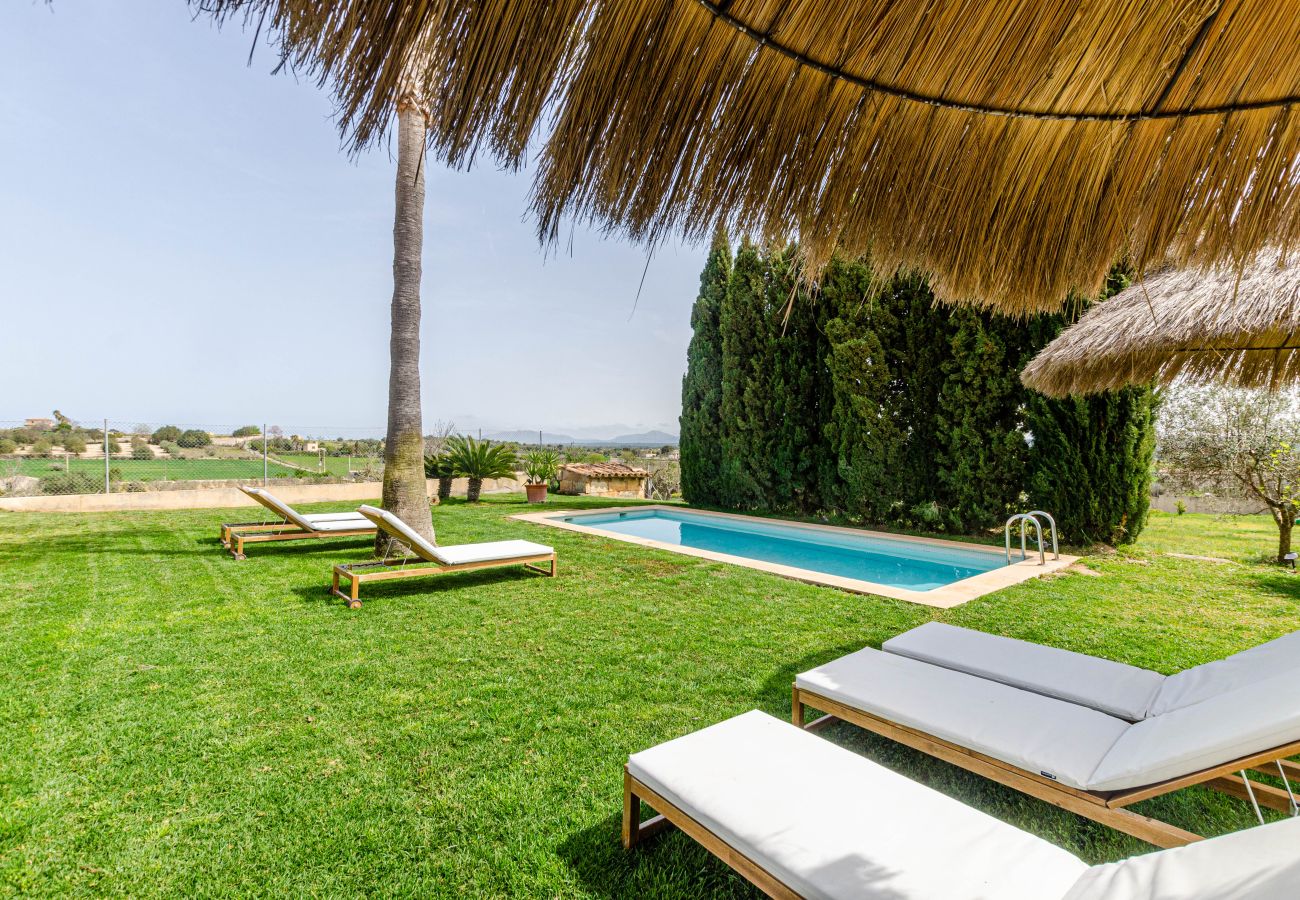 Villa in Maria de la salut - YourHouse Carrera Plana, family-friendly country house with pool and garden