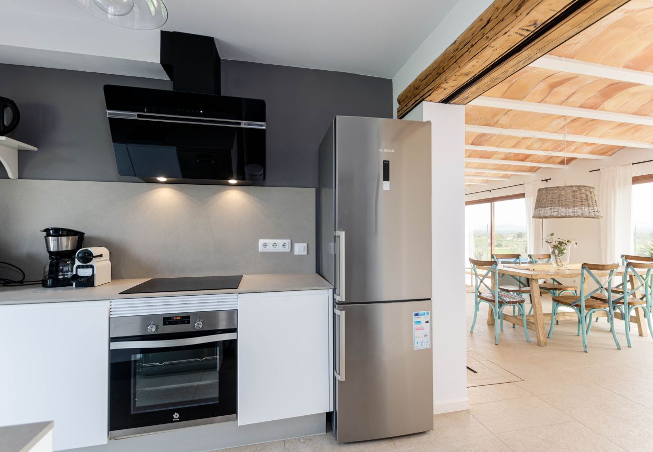 Villa in Maria de la salut - YourHouse Carrera Plana, family-friendly country house with pool and garden
