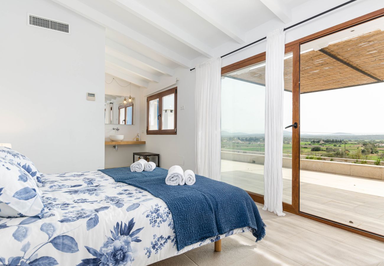 Villa in Maria de la salut - YourHouse Carrera Plana, family-friendly country house with pool and garden