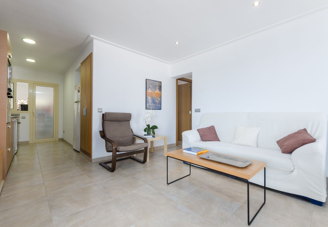 Apartment in Puerto de Alcudia - YourHouse Voramar 1C, beach apartment for 4 people