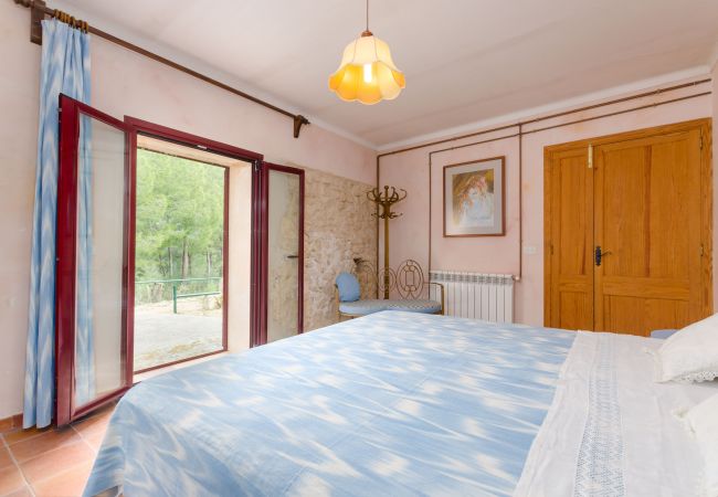 House in Petra - YourHouse Sa Cova, quiet finca surrounded by nature House in Petra - YourHouse Sa Cova, quiet finca surrounded by nature