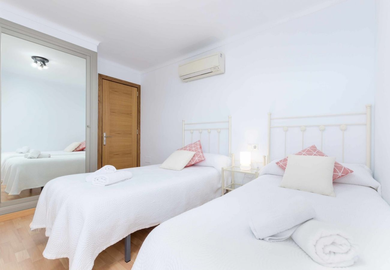 Apartment in Alcudia - YourHouse Roses 16, beach apartment, perfect for 2-4 people