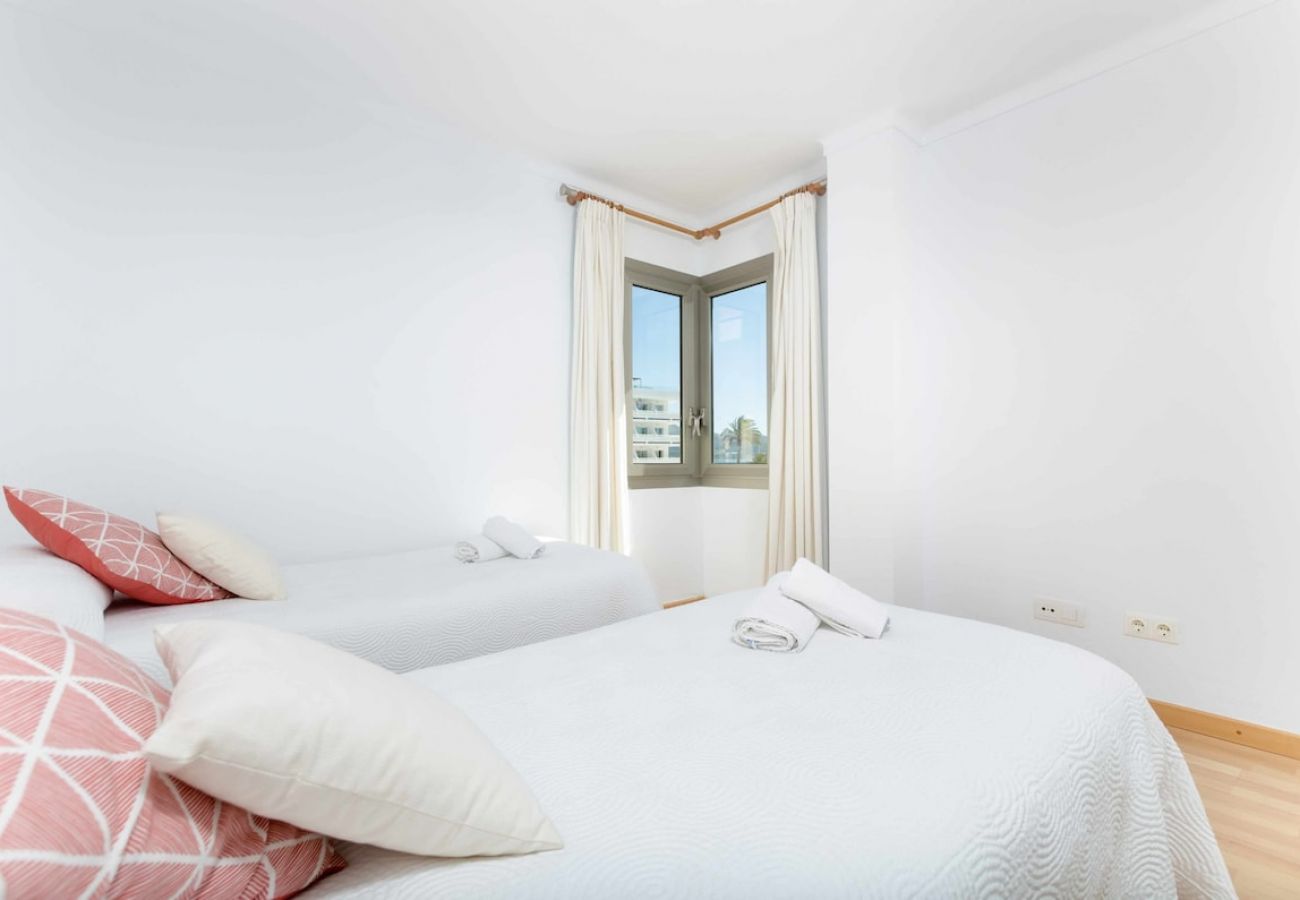Apartment in Alcudia - YourHouse Roses 16, beach apartment, perfect for 2-4 people