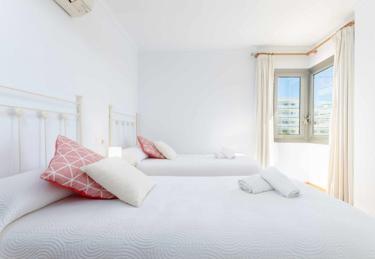 Apartment in Alcudia - YourHouse Roses 16, beach apartment, perfect for 2-4 people