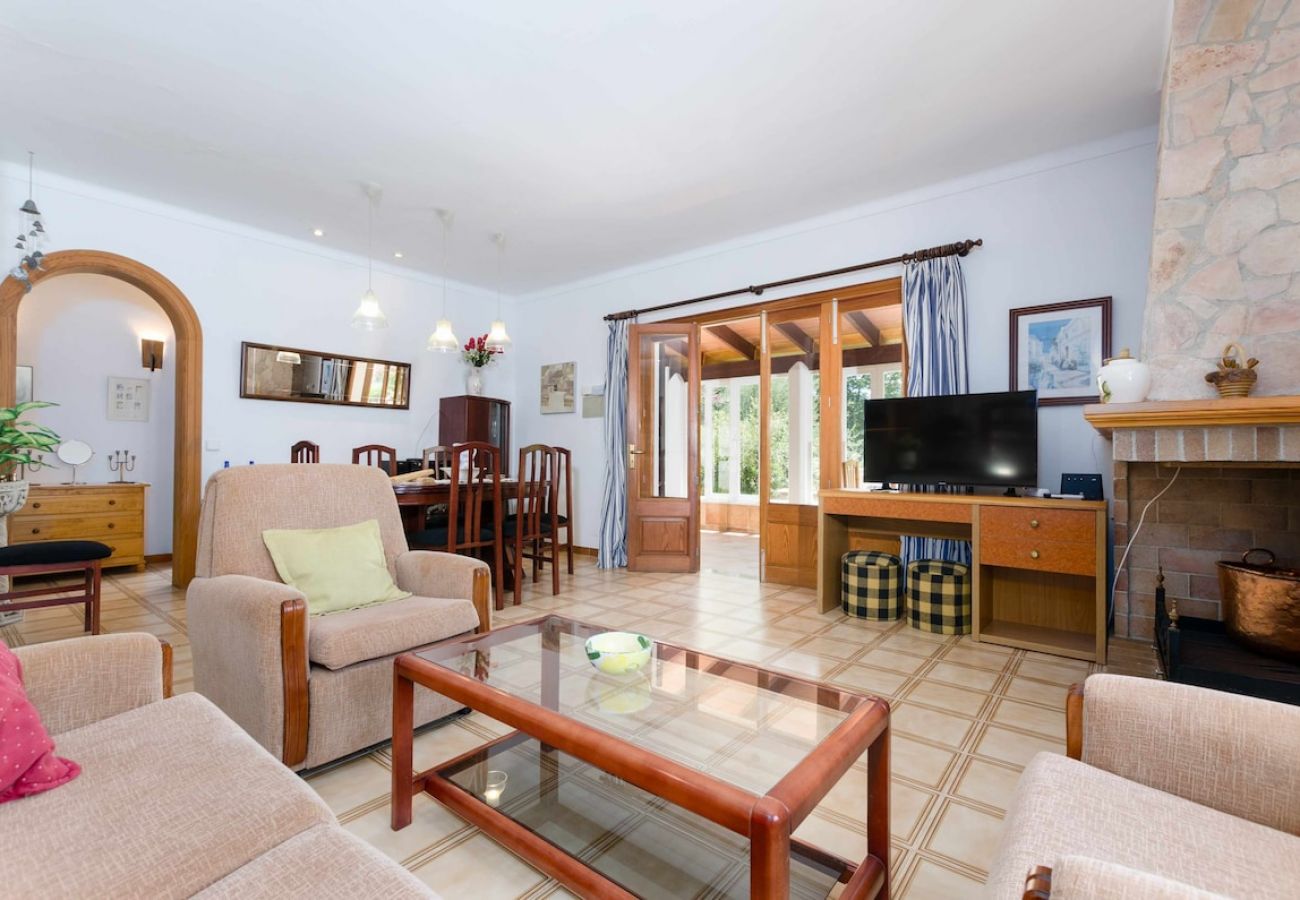 House in Sa Pobla - YourHouse Crestaix - finca with pool and terrace for 4 guests