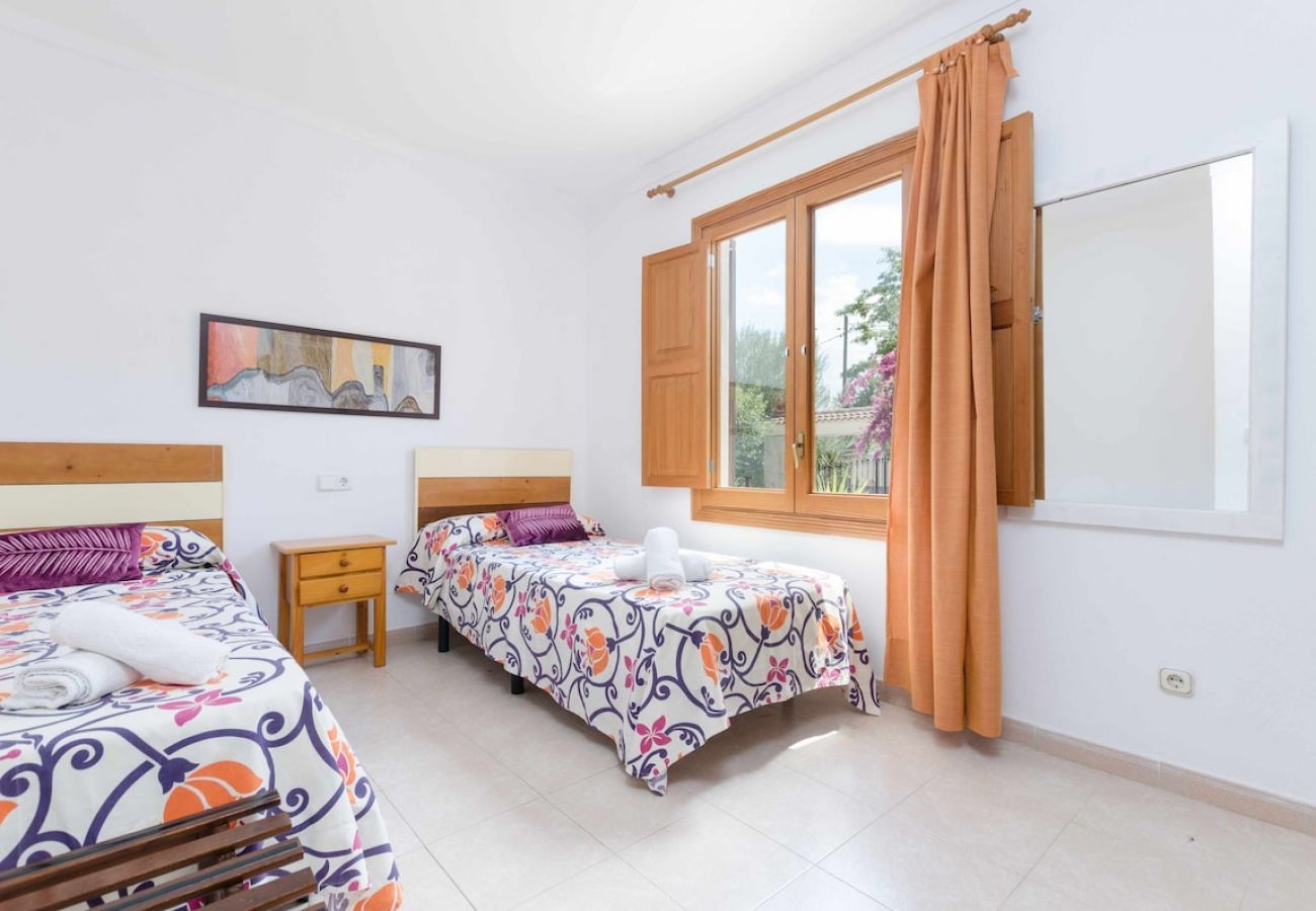 House in Sa Pobla - YourHouse Crestaix - finca with pool and terrace for 4 guests