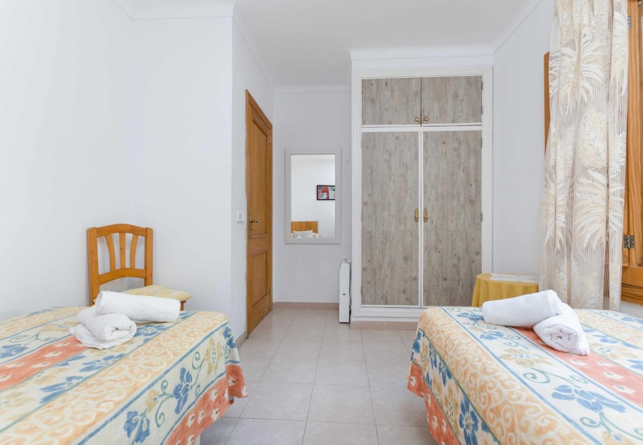House in Sa Pobla - YourHouse Crestaix - finca with pool and terrace for 4 guests
