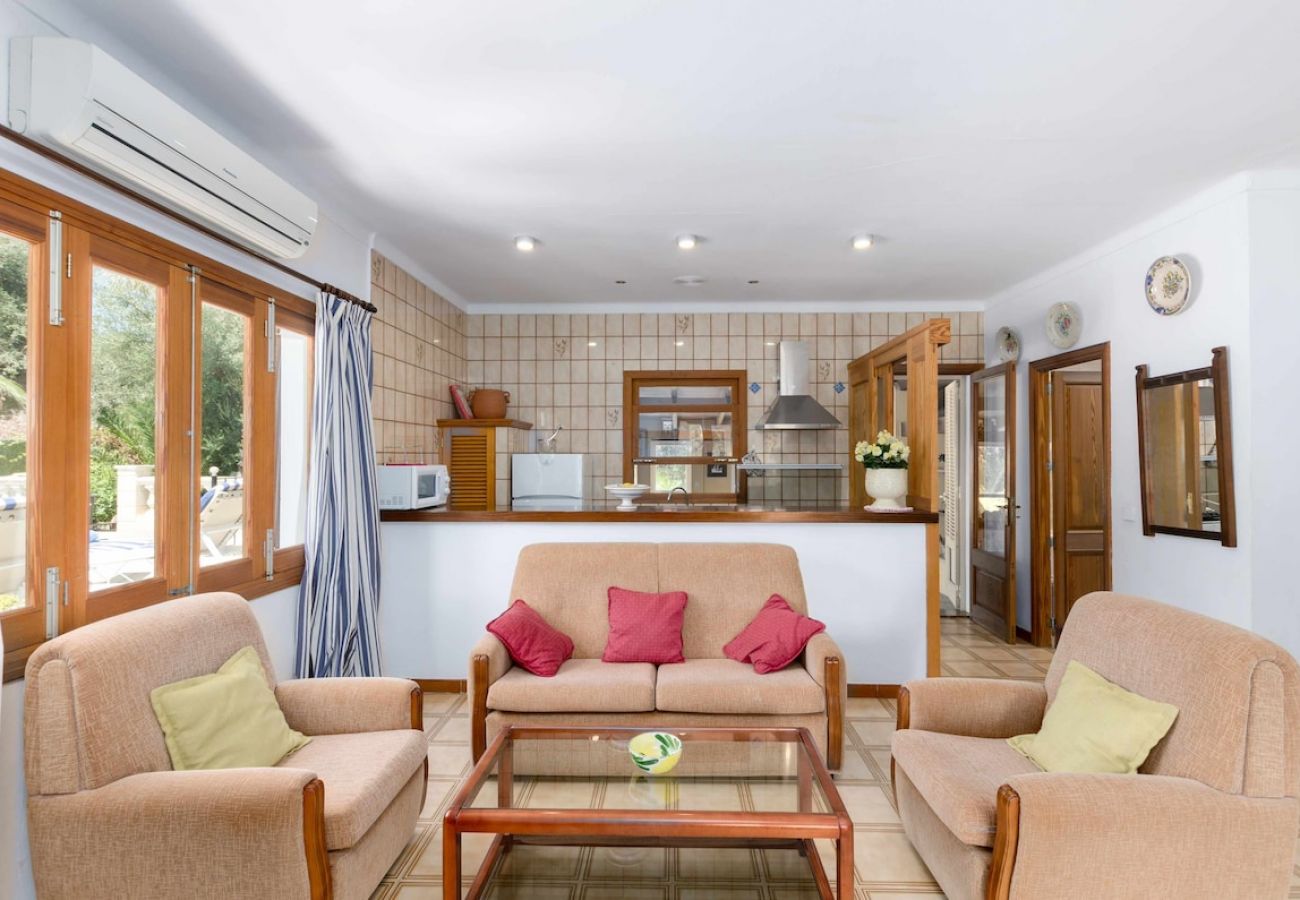 House in Sa Pobla - YourHouse Crestaix - finca with pool and terrace for 4 guests